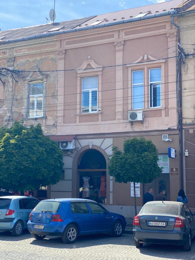 Apartment Suite Mukachevo المظهر الخارجي الصورة